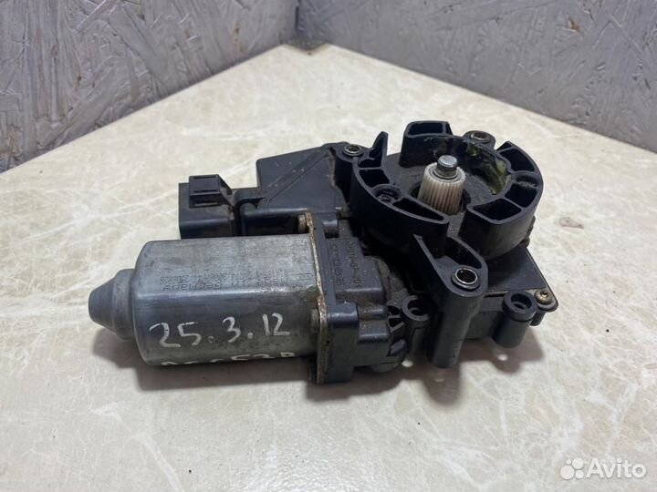 Моторчик стеклоподьемника задний правый audi А6 С5