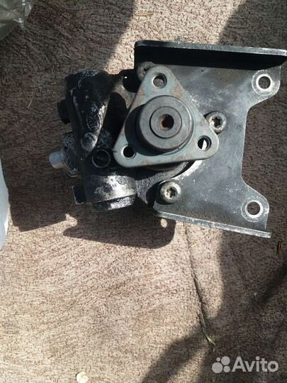 Насос гидроуслителя на BMW e39 оригинал