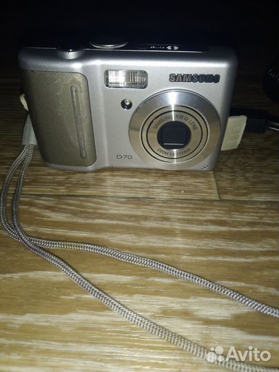 Компактный фотоаппарат Samsung D70 на запчасти