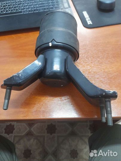 Подушка двигателя