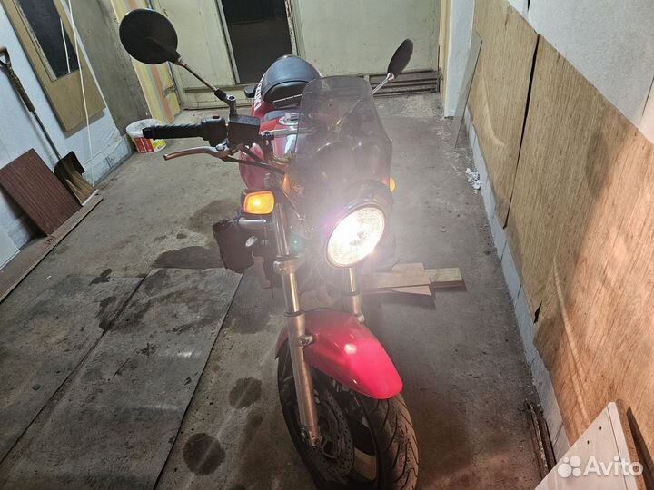 Suzuki sv400
