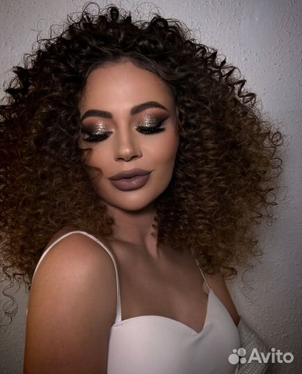 Макияж и локоны