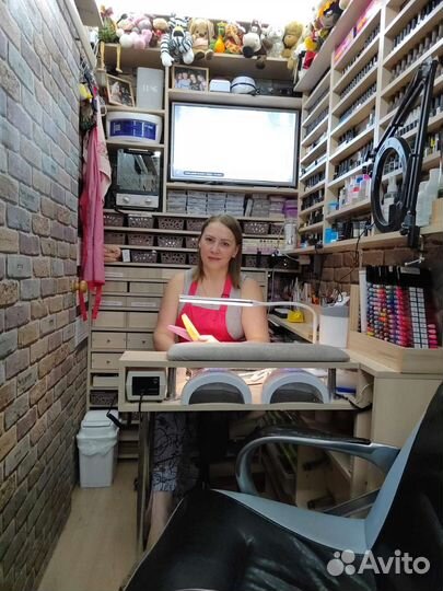 Мастер наращивания и дизайна ногтей, педикюр