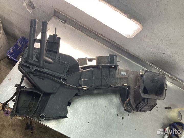 Корпус печки с радиатором Ауди 80 b3