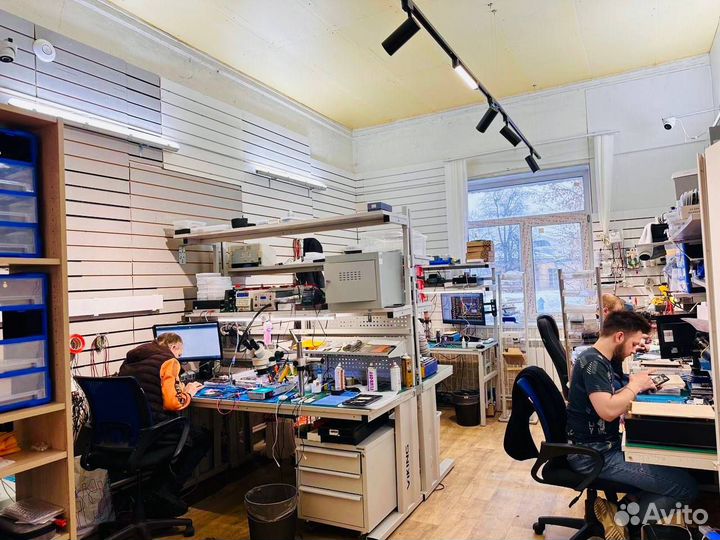 Главный инженер по ремонту Apple iPhone