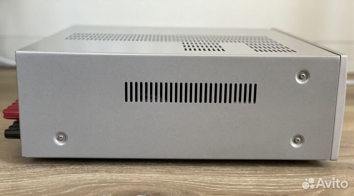 Ресивер arcam AVR300