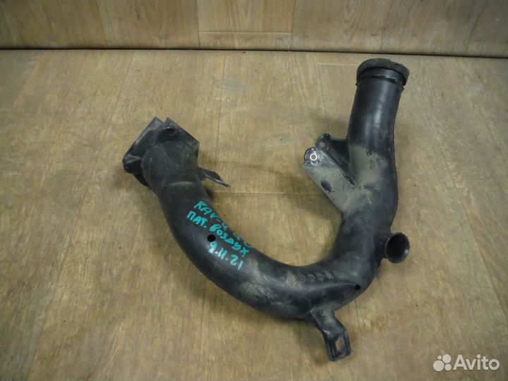 Патрубок воздуховода Toyota RAV4 (XA40) 2015