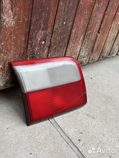 Задняя фара на крышку багажника Опель Омега Б Рест