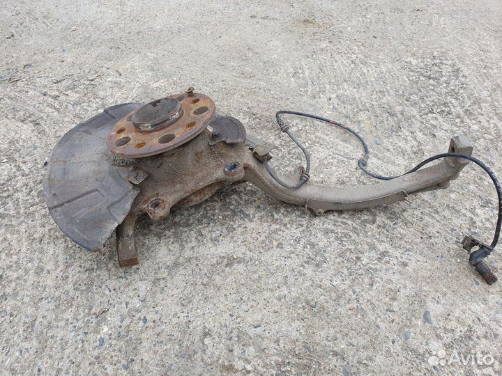 Кулак передний левый для Mercedes W220