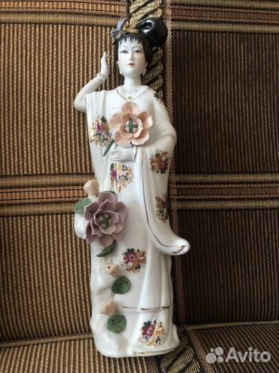 Фарфоровые статуэтки