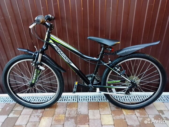 Велосипед Mongoose Rockadile колеса 24