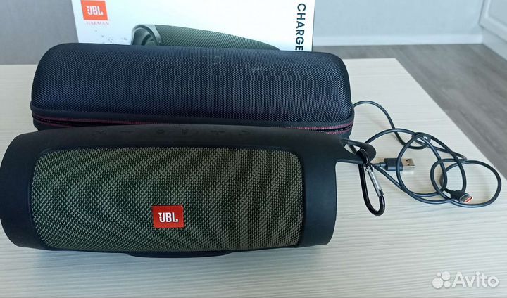Колонка jbl charge 4
