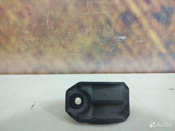 Крепление радиатора Bmw 528I E39 M52TU 1999