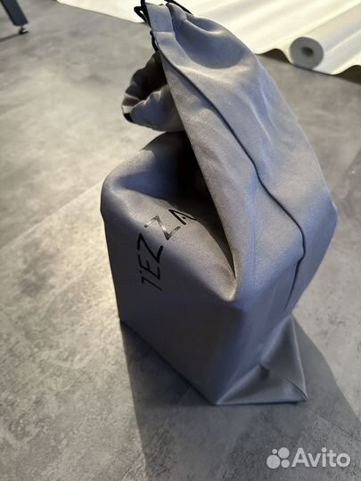 Бумагодержатель с полкой Tezza Rollo Up