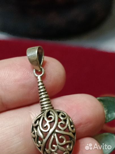 Кулоны одним лотом