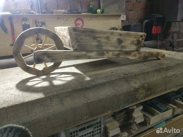 Тележка-цветник клумба