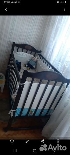 Детская кроватка с матрасом