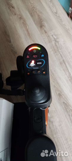 Электрическая инвалидная коляска