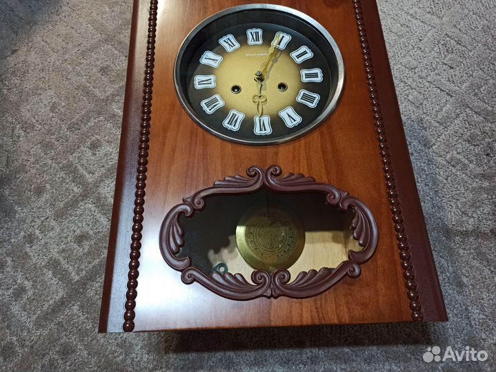 Часы Янтарь настенные с боем
