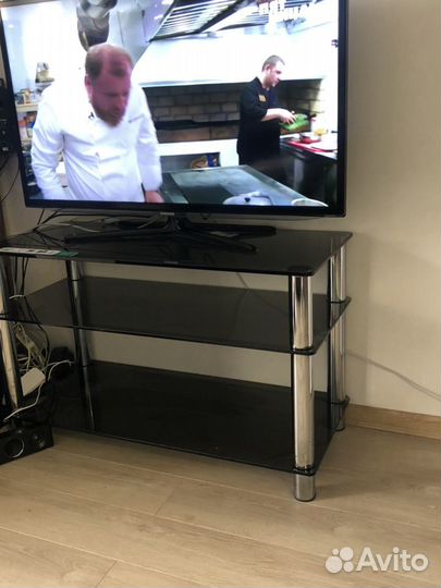 Стеклянная тумба