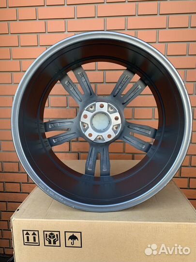 Разноширокие диски R19 BMW F10 F25