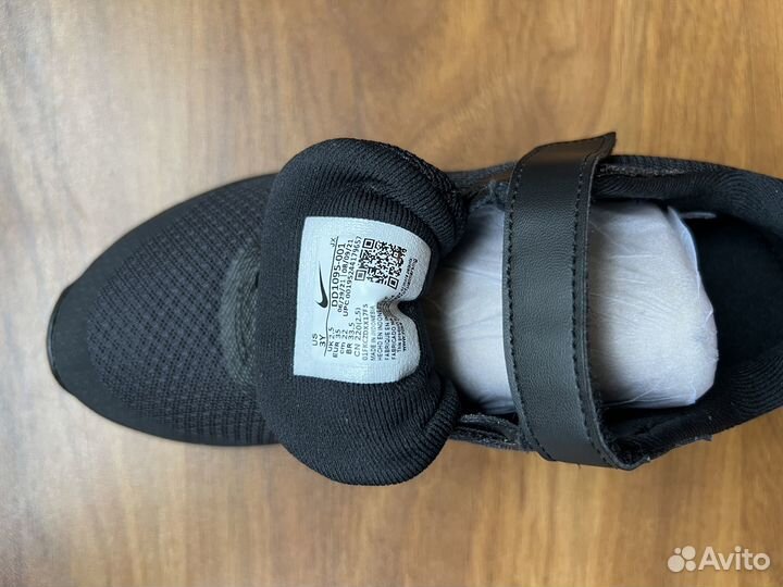 Кроссовки Nike и Кроссовки Adidas