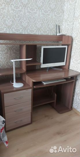 Письменный стол