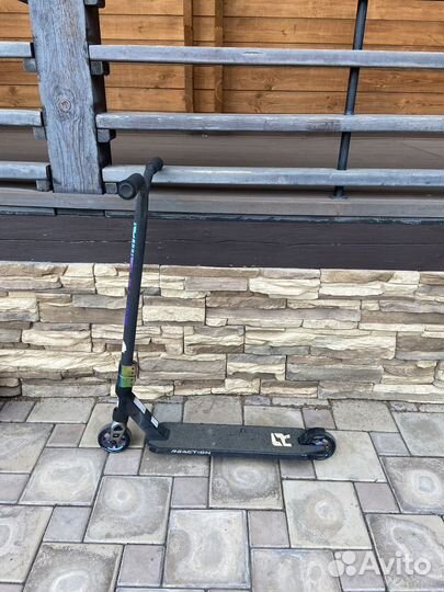 Трюковой самокат Reaction