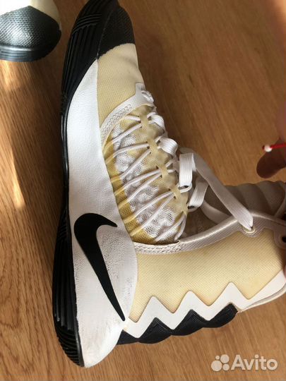 Кроссовки женские 38 размер бу