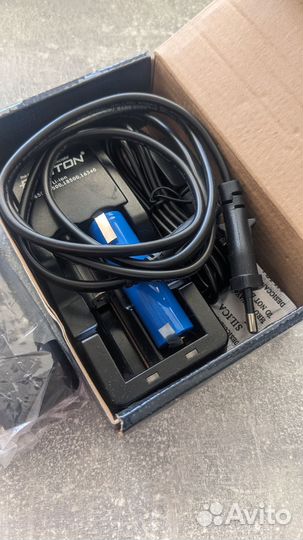 Зарядник для 18650 (+2 акк 18650)