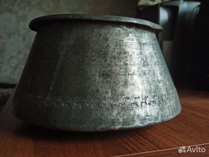 Казан медный старинный