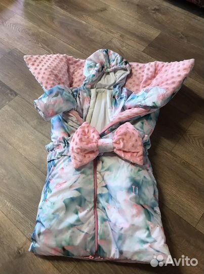 Комплект на выписку для девочки