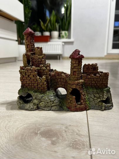 Замок для аквариума