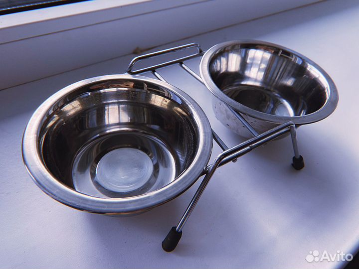 Миска для кошки или маленькой собачки