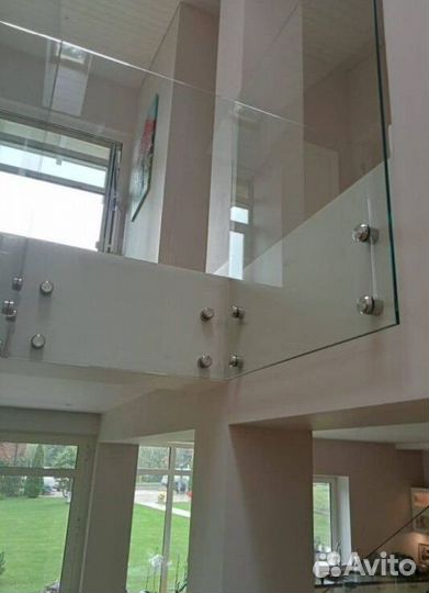 Ограждения из стекла для балконов и второго света