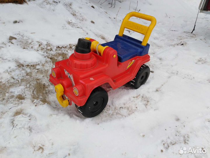 Беговел, детская машина-каталка