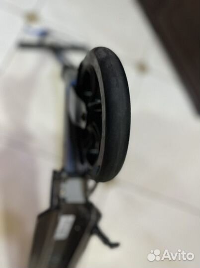 Oxelo Mid 9 с ручным тормозом. Складывающийся