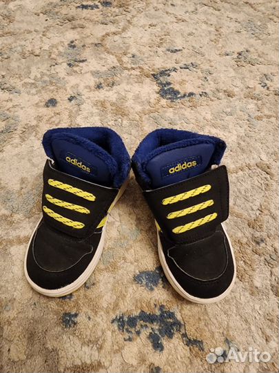 Кроссовки adidas