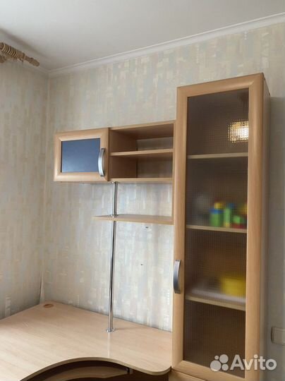 Компьютерный угловой стол, комбинирован с шкафом