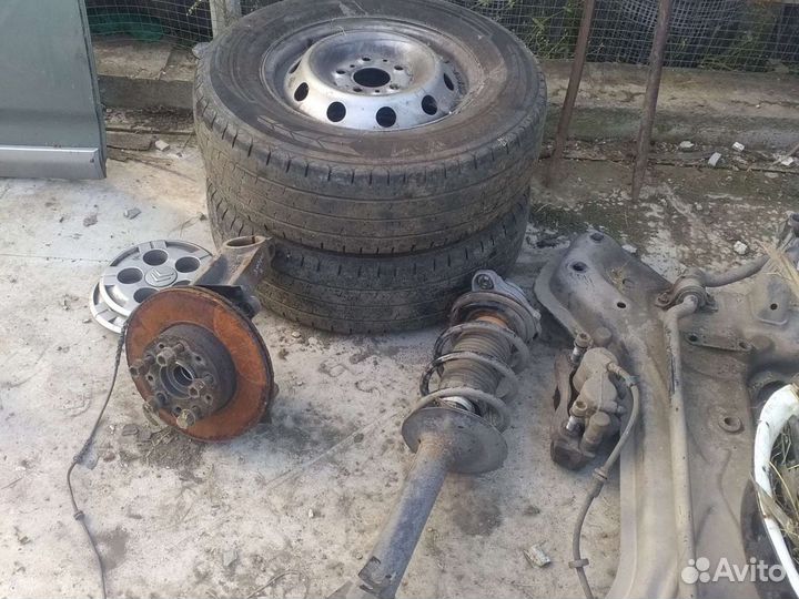 Поворотный кулак Пежо Боксер 2006-14г