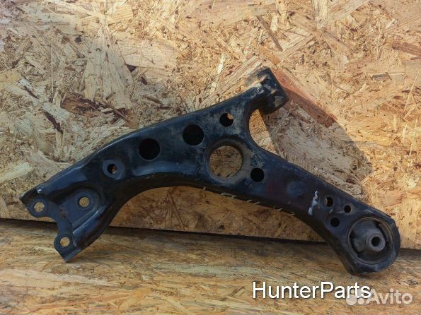 Toyota C-HR рычаг с шаровой передний