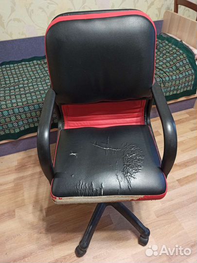 Кожаное кресло бу