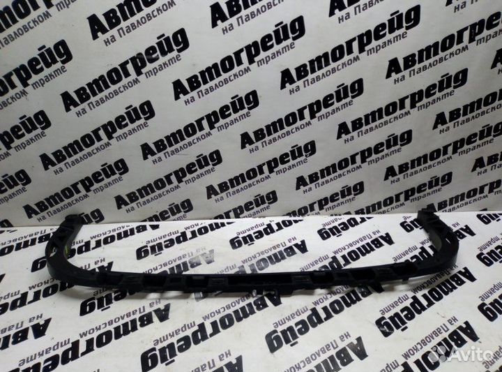 Крепление бампера заднее Volkswagen Passat 3C5 BVY