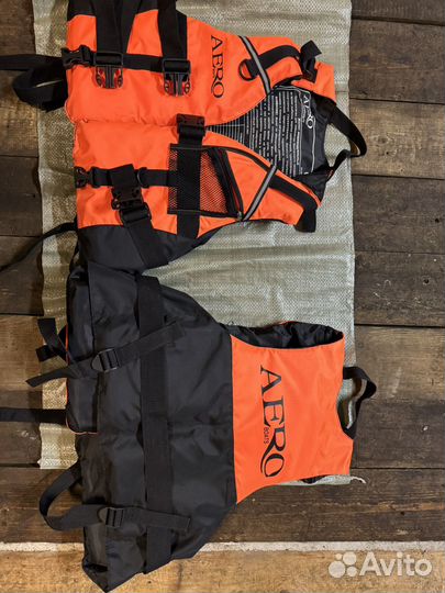 Спасательный жилет