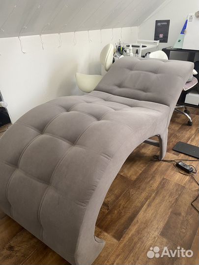 Анатомическая кушетка для наращивания ресниц