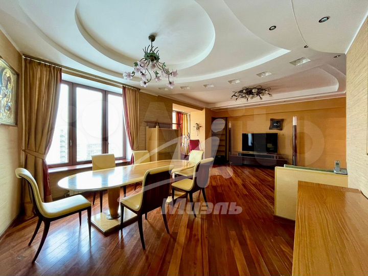 4-к. квартира, 175 м², 18/22 эт.