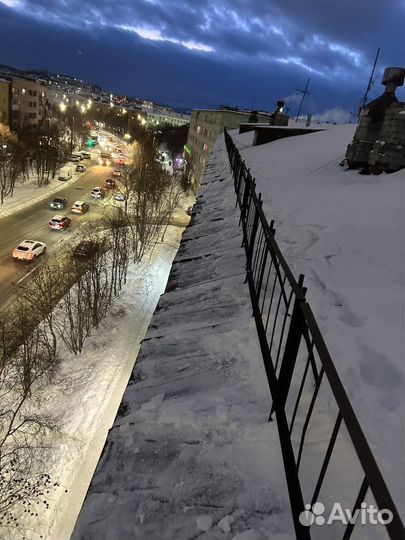 Чистка крыш от снега