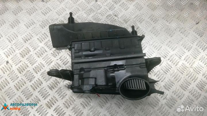 Корпус воздушного фильтра Mercedes-Benz M-Класс