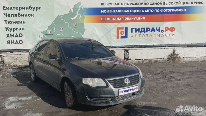 Обшивка стойки задняя правая верхняя Volkswagen Passat B6 3C5867242J6K8. Царапины