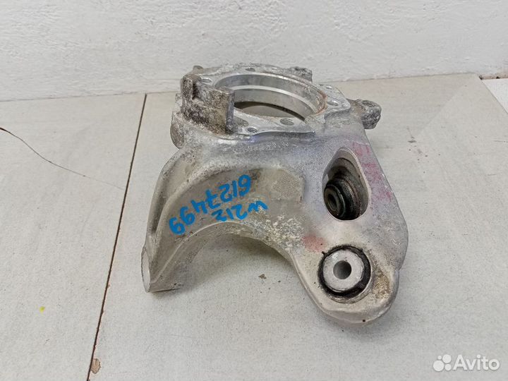 Кулак задний левый